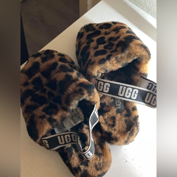 UGG Shoes - Ugg (women) sandles